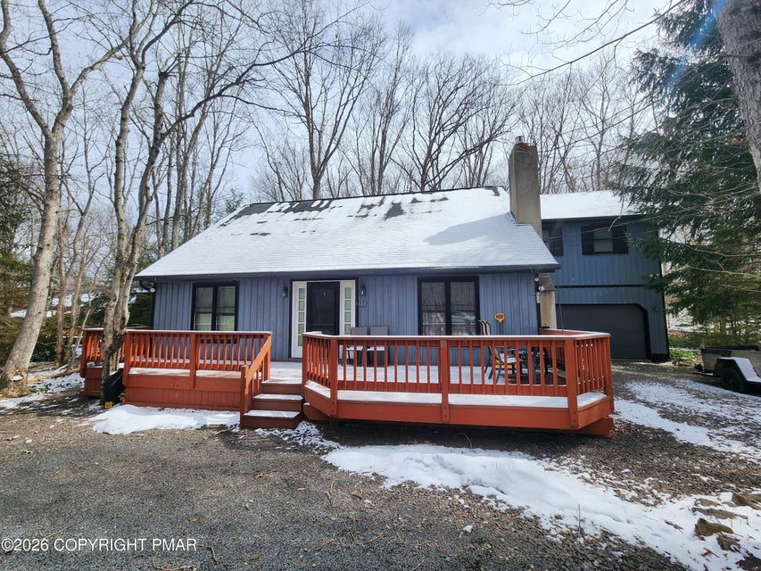 Photograph 8 of a featured listing, click To view all photos (opens In a New window) 