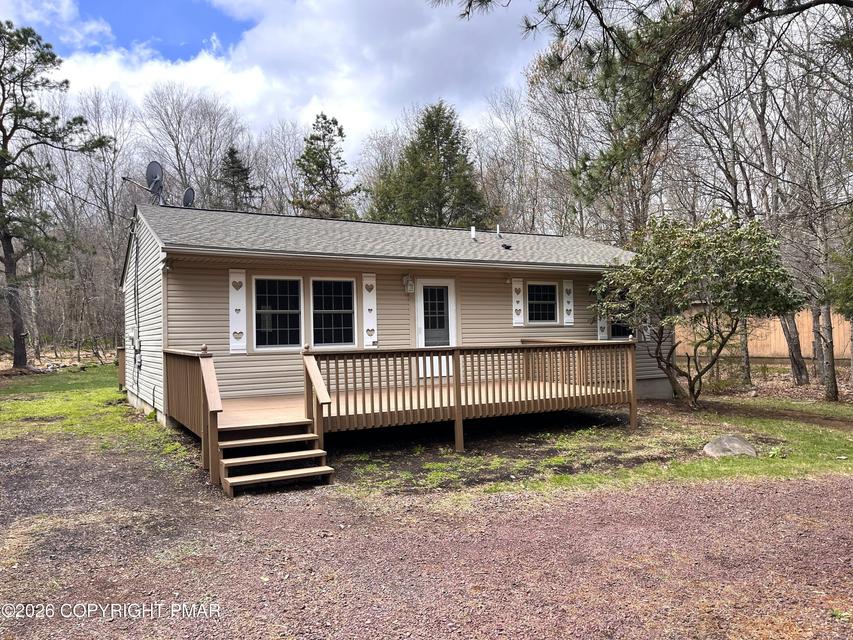 Photograph 12 of a featured listing, click To view all photos (opens In a New window) 