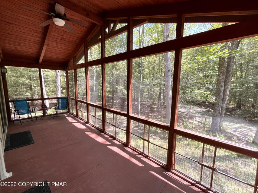 Screened-In Porch