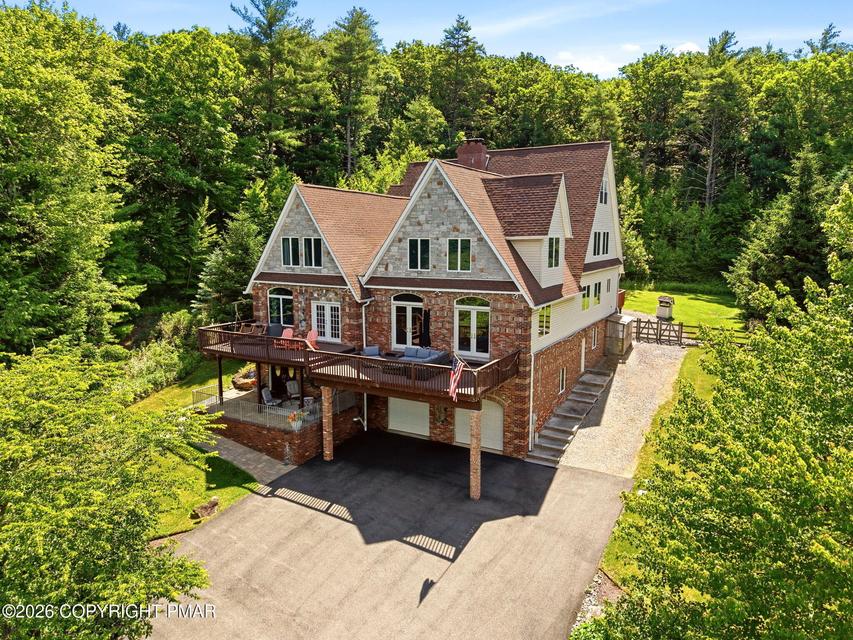Photograph 2 of a featured listing, click To view all photos (opens In a New window) 