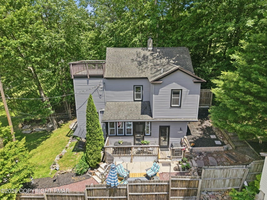 Photograph 3 of a featured listing, click To view all photos (opens In a New window) 