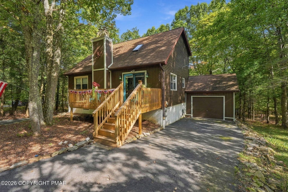 Photograph 6 of a featured listing, click To view all photos (opens In a New window) 